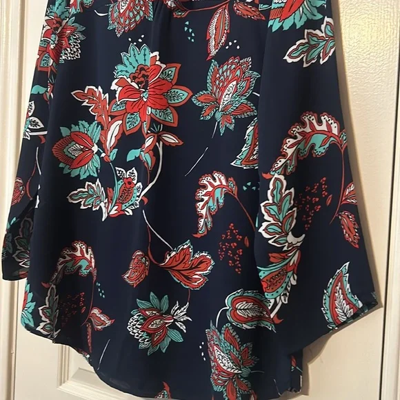 Van Heusen floral blouse size S NWT - Picture 3 of 5